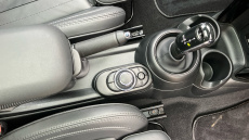 MINI Hatchback 1.5 Cooper Exclusive 5dr Auto [Comfort/Nav Pack] Petrol Hatchback